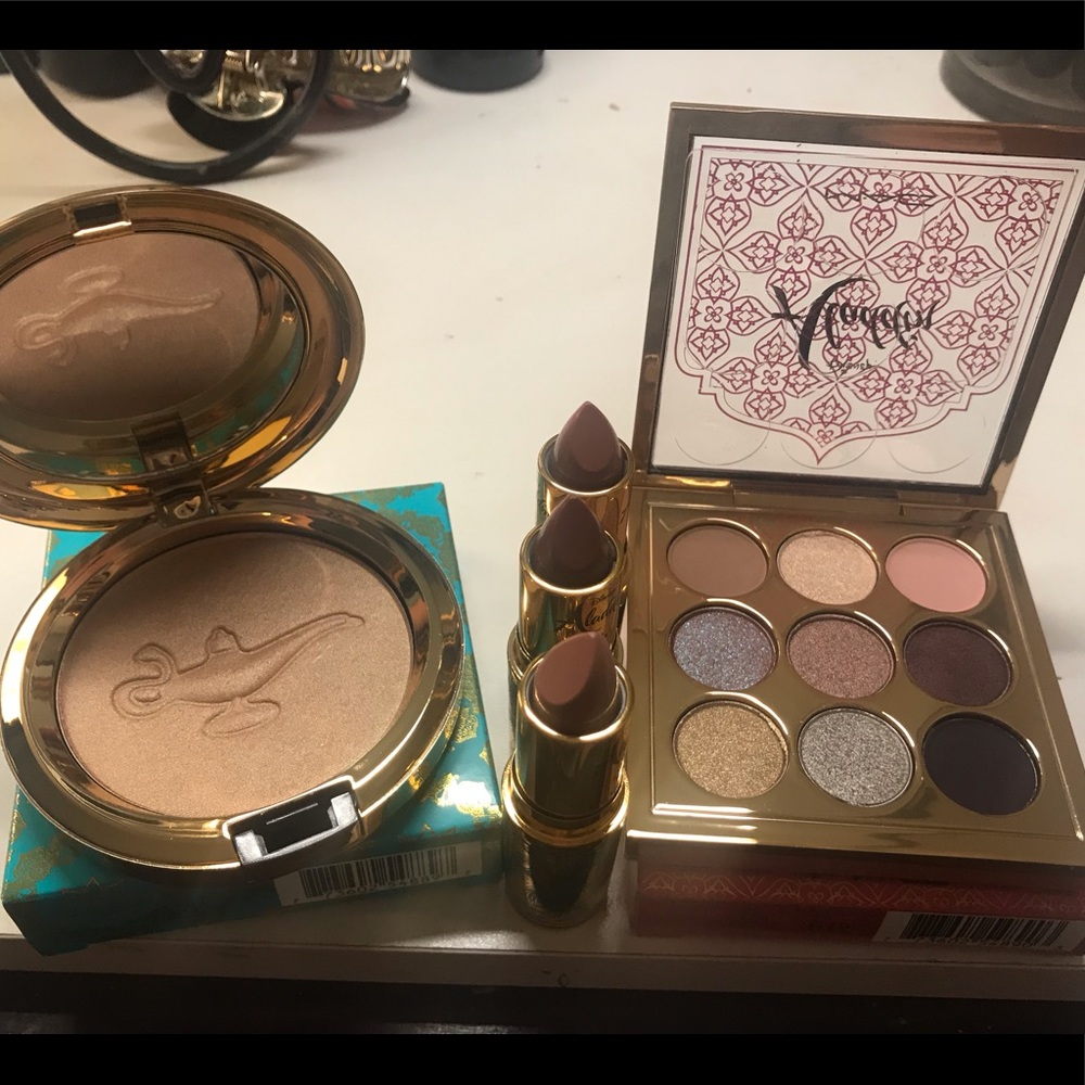 Mac Aladdin set